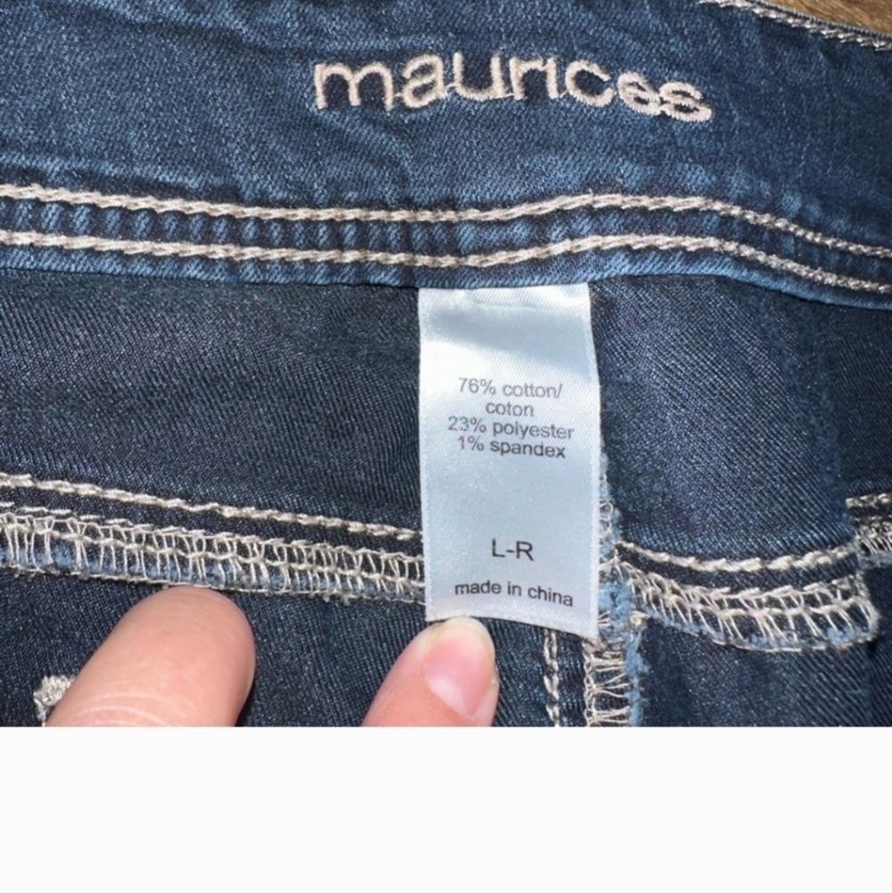 Maurices Stylish Blue Denim Jeans L -R - Picture 2 of 2